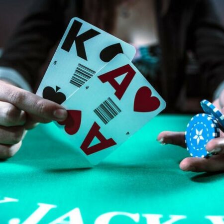 How to Play Blackjack at a Casino | Simple Guide for Beginners